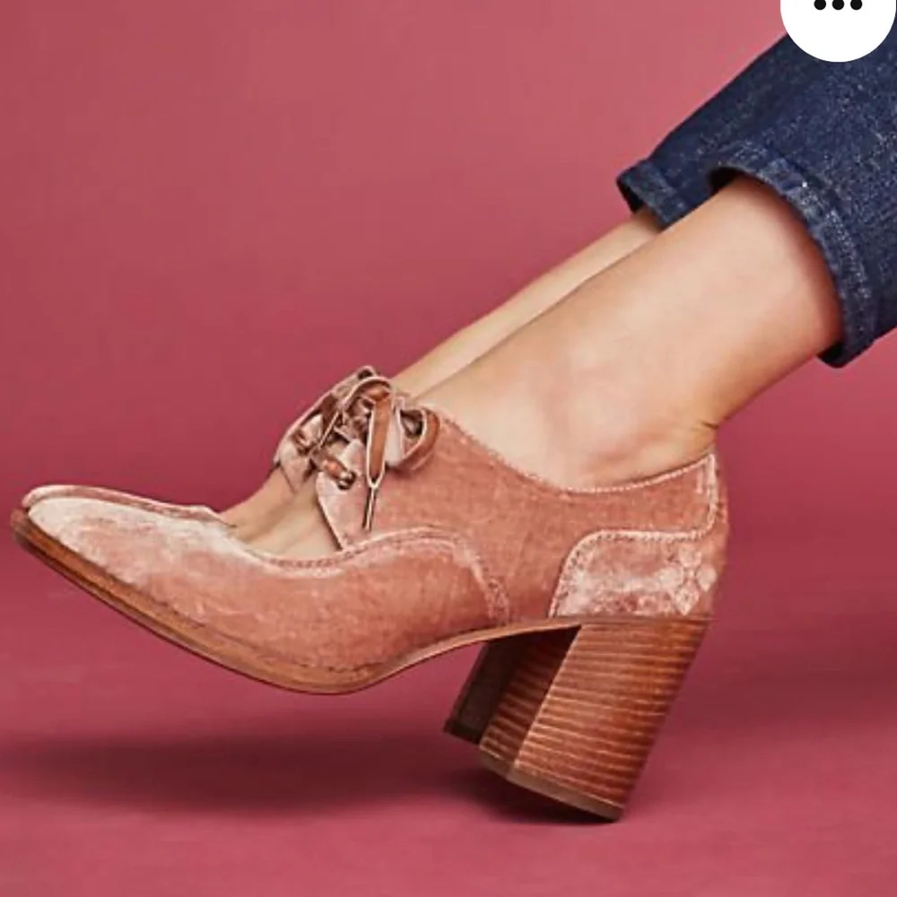 Patricia Nash Size 8 Lace Up Velvet Agata Heels